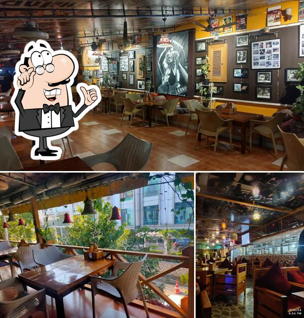 Check out how SUNSET- Kitchen Wine Beer looks inside