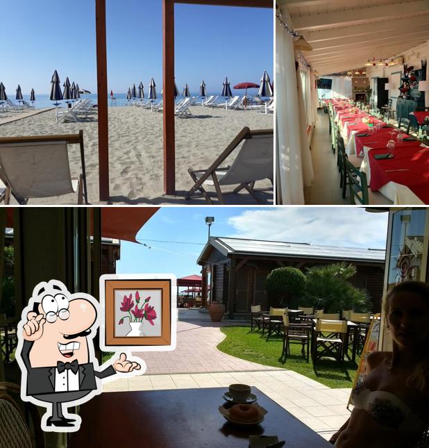 Siediti a un tavolo di Bagno Monia