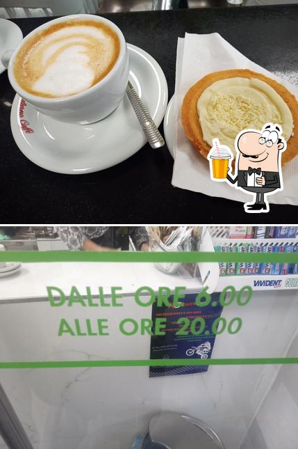 Goditi un drink a Bar Salice