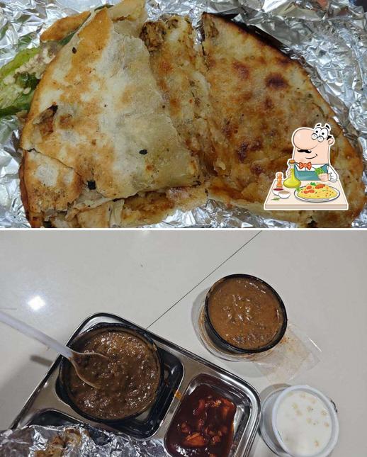 Meals at Delhiwale Bittoo Ji Ke Amritsari Chur Chur Naan Aur Chhole Kulche