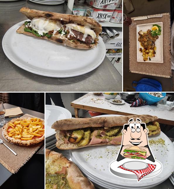 Ordina un panino a Ristorante La Fenice Biancavilla
