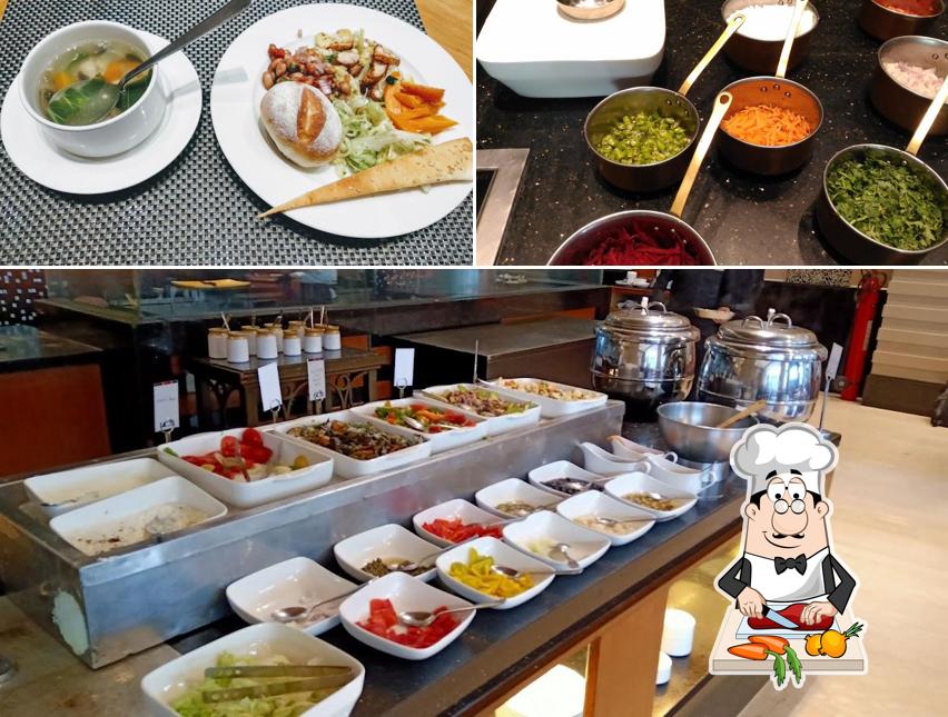 Bibimbap at MoMo café