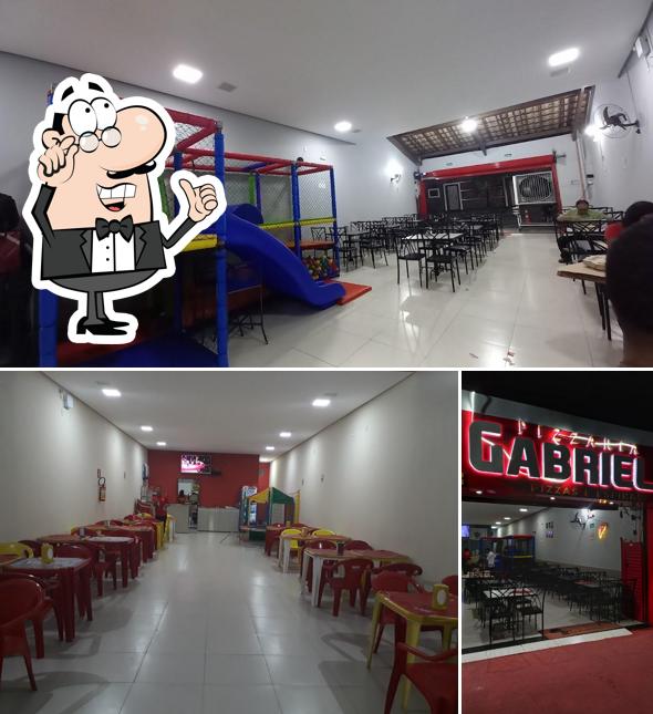 Veja imagens do interior do Pizzaria Gabriel