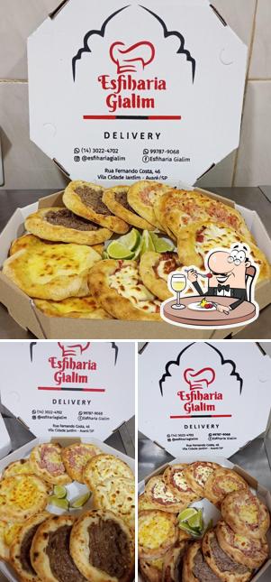 Comida em Esfiharia Gialim