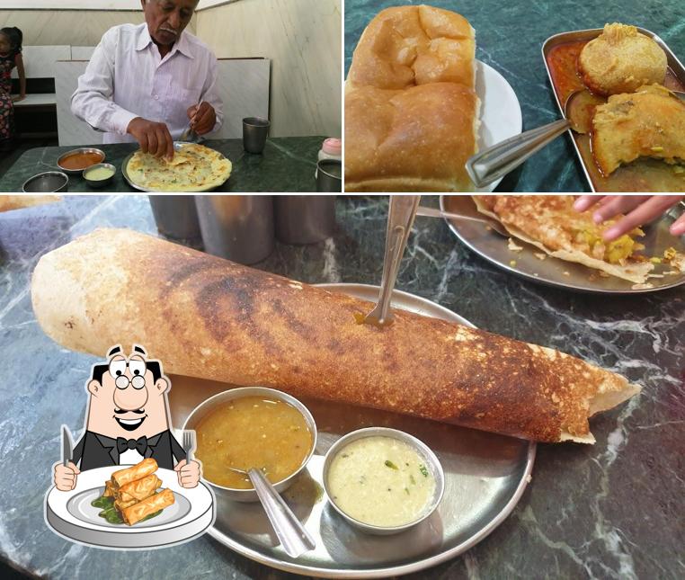 Spring rolls at Bharat Bhuvan