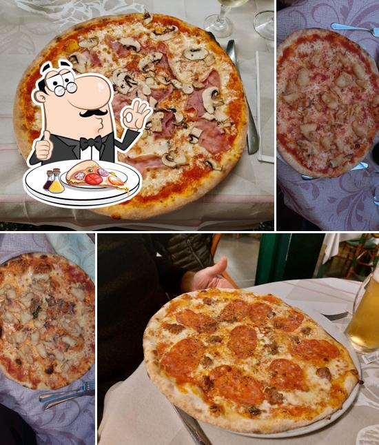 A Pizzeria Ristorante La Promenade, puoi assaggiare una bella pizza