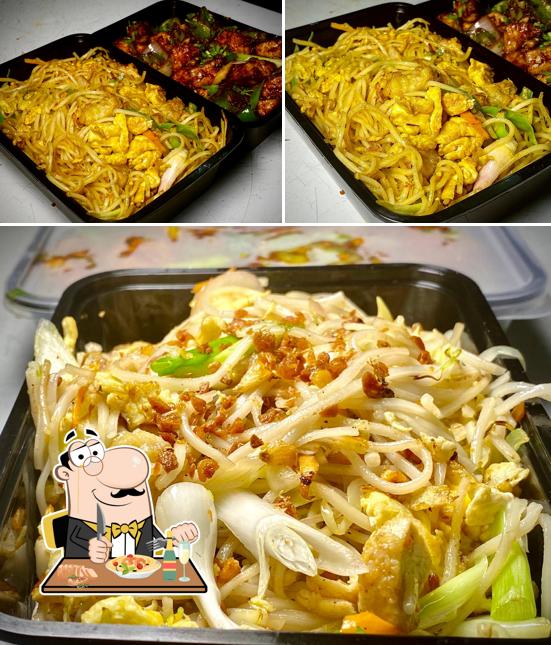 Pad thai at China Bowl
