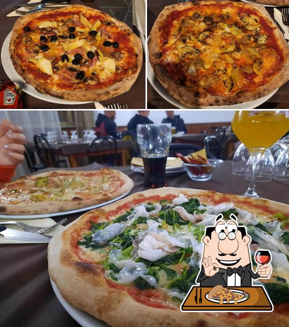 Ordina una pizza a Ristorante Pizzeria Mare & Monti
