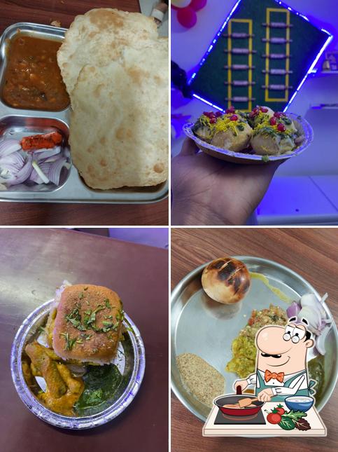 Chicken curry at Belanwali swadeshi momoj