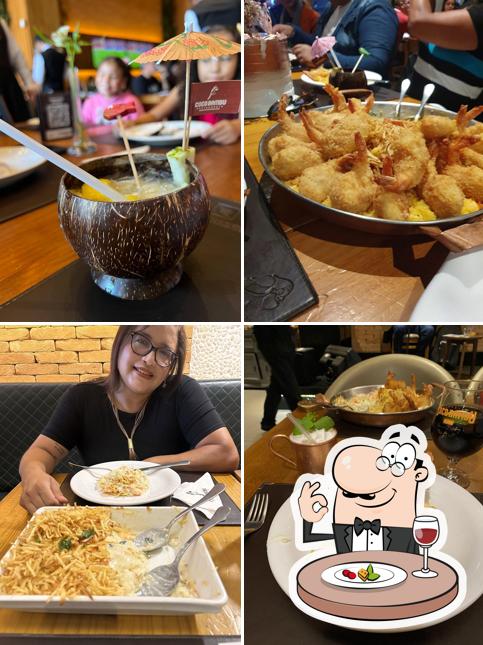 Comida em Coco Bambu