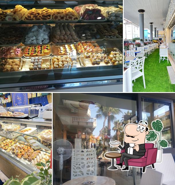 Siediti a un tavolo di Pasticceria Caffetteria Quattro Stelle