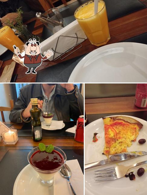 A comida e bebida do restaurante