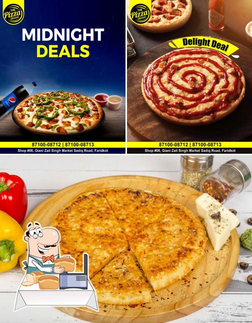 Garlic bread at The Pizza Delight