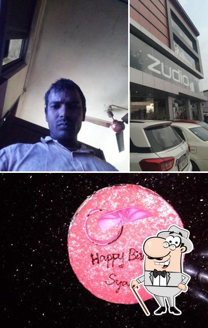 Check out how Kavitha Bar looks outside