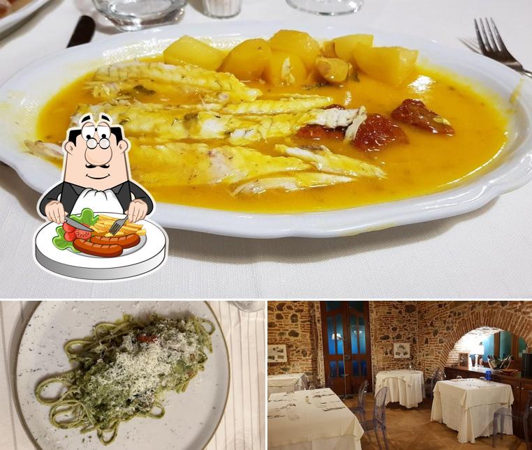 La cibo e interni del ristorante