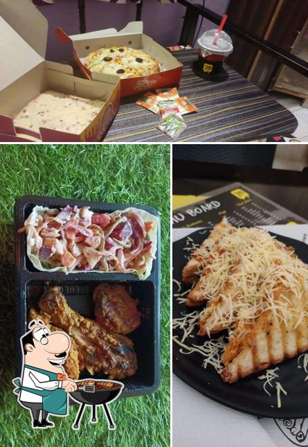 Try out meat dishes at Khake Dekh