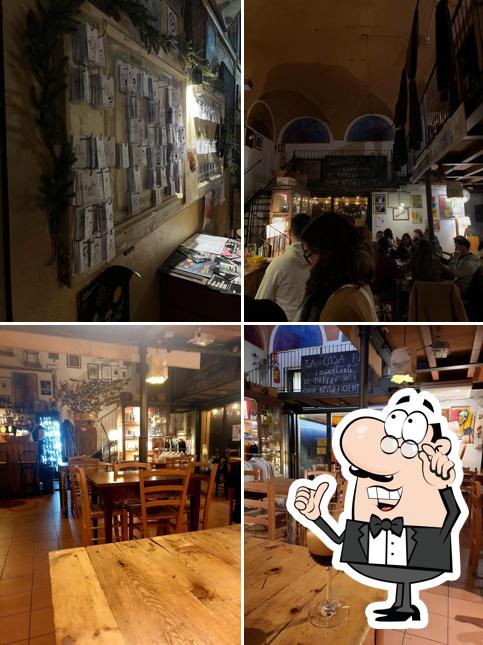 Siediti a un tavolo di Bar Senza Nome