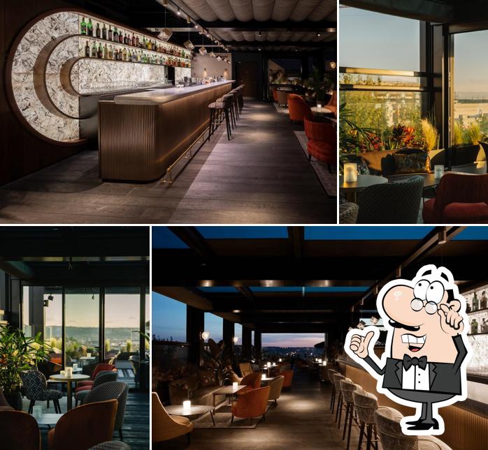 Gli interni di Charlie’s Rooftop Bar