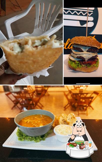 Sopa quente e azeda picante chinesa em O Pastelão Delivery