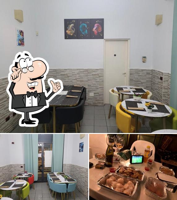 Dai un'occhiata agli interni di Rosticceria Orient Express