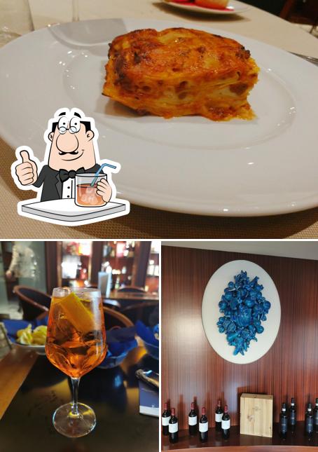 Tra le diverse cose da L’Arengo Restaurant si possono trovare la bevanda e cibo