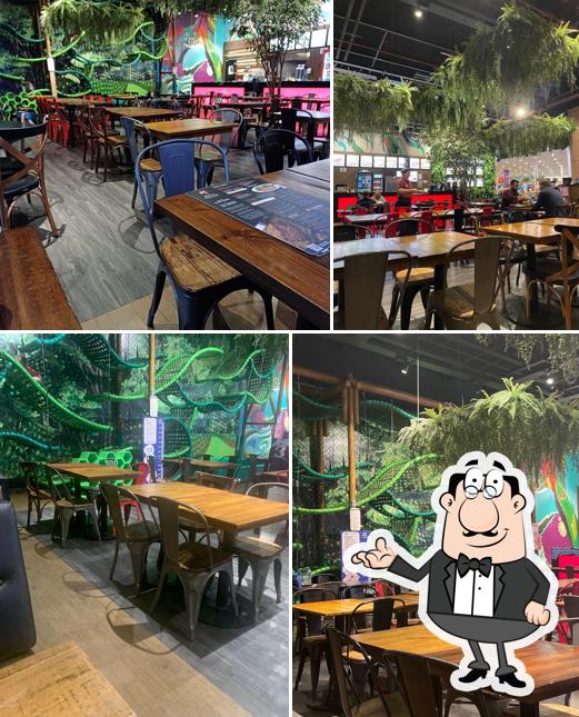 O interior do Mania de Churrasco Prime Steak & Burger