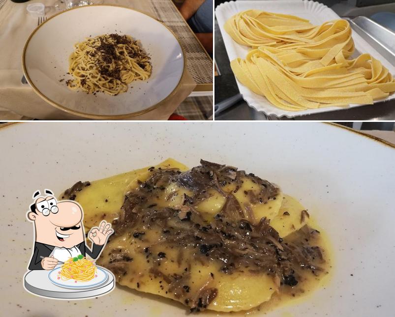Spaghetti alla carbonara al Pisellino "uova e farina"