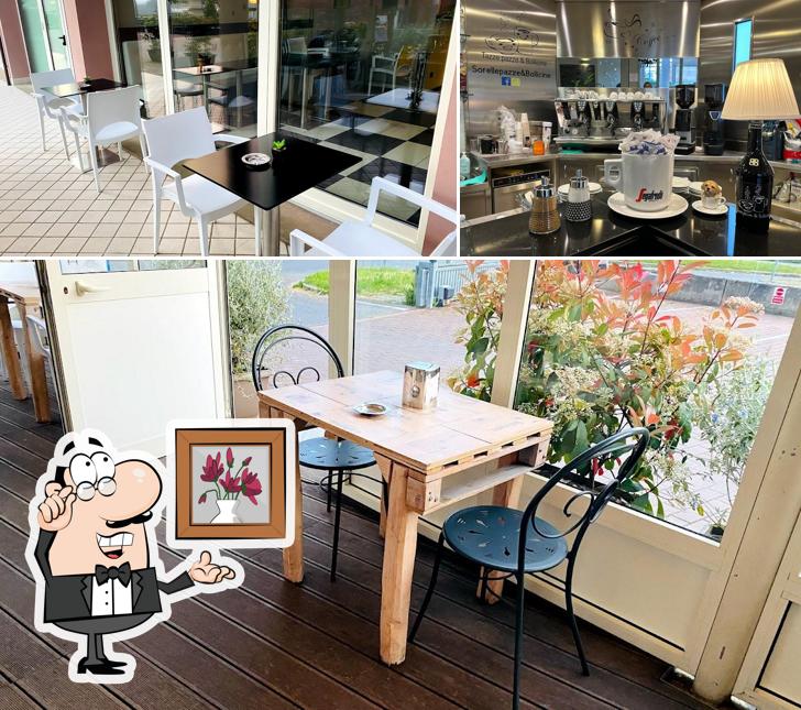 Siediti a un tavolo di Bar Sorellepazze & bollicine