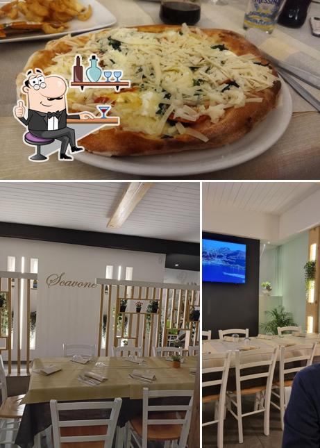 Pizzeria Ristorante Scavone si caratterizza per la interni e cibo