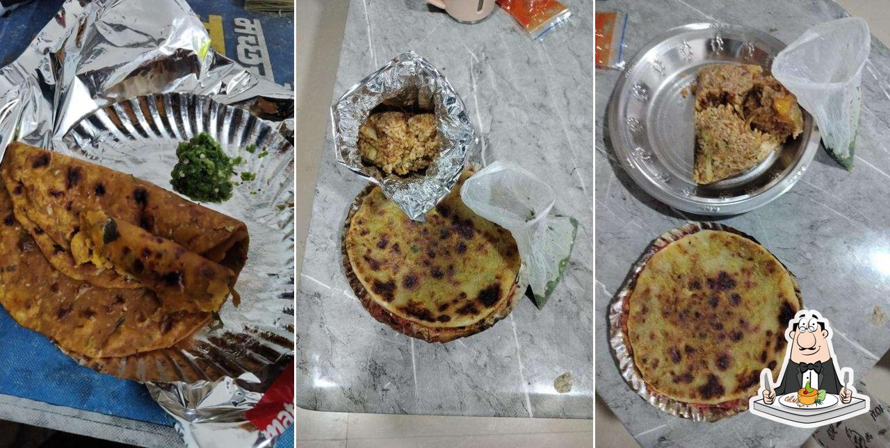Food at Maharashtrian Mejwani Roti Paratha.com