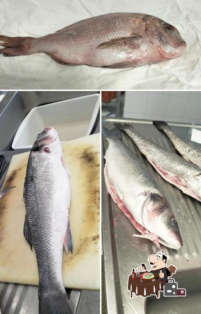 Ristorante Alla Marina serve un menu per gli amanti dei piatti di mare