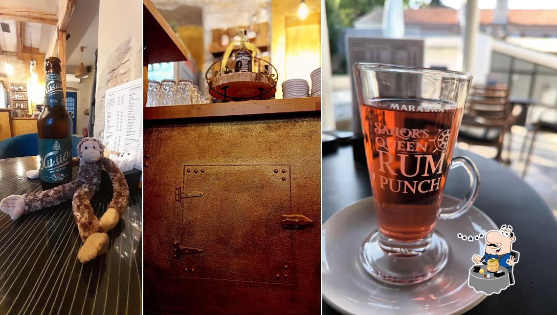 Atrium Caffe bar & Bistro