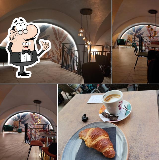 Siediti a un tavolo di Academia Bistro & Coffee House