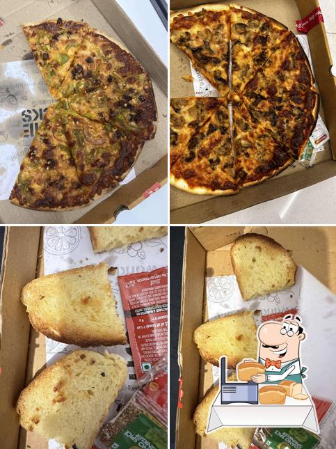 Garlic bread at Little Italy