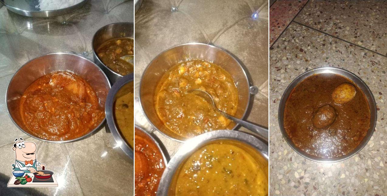 Chicken curry at Kaka Biryani