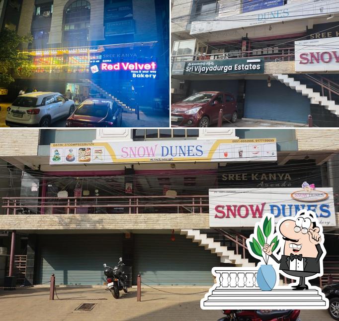 The exterior of Red Velvet Dwaraka Nagar