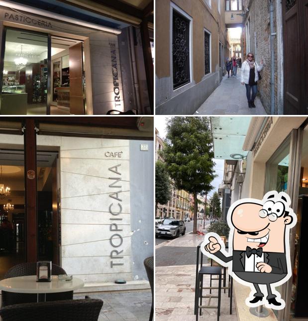 Gli interni di Tropicana Cafè