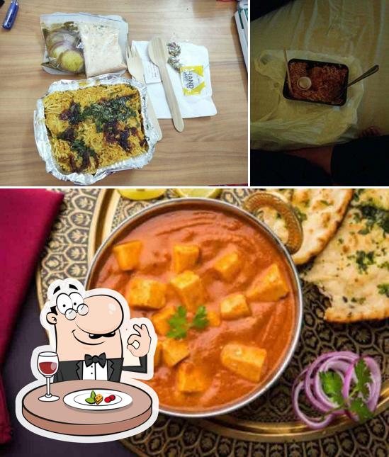 The image of Khanabadosh’s food and interior