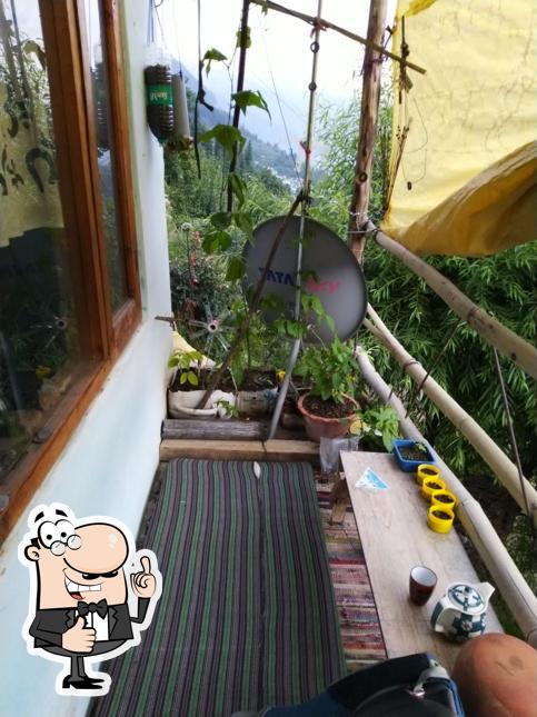 Look at the image of Ippuku cafe