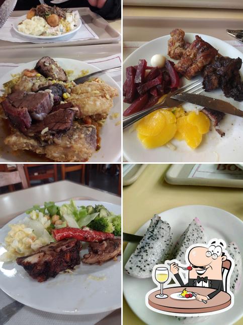 Comida em Restaurante Pedra Branca