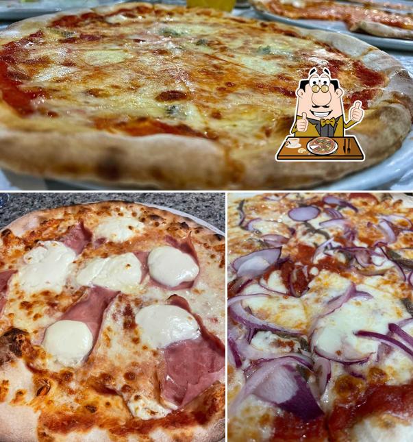 Prova una pizza a Pizza Kebab Baku Valperga