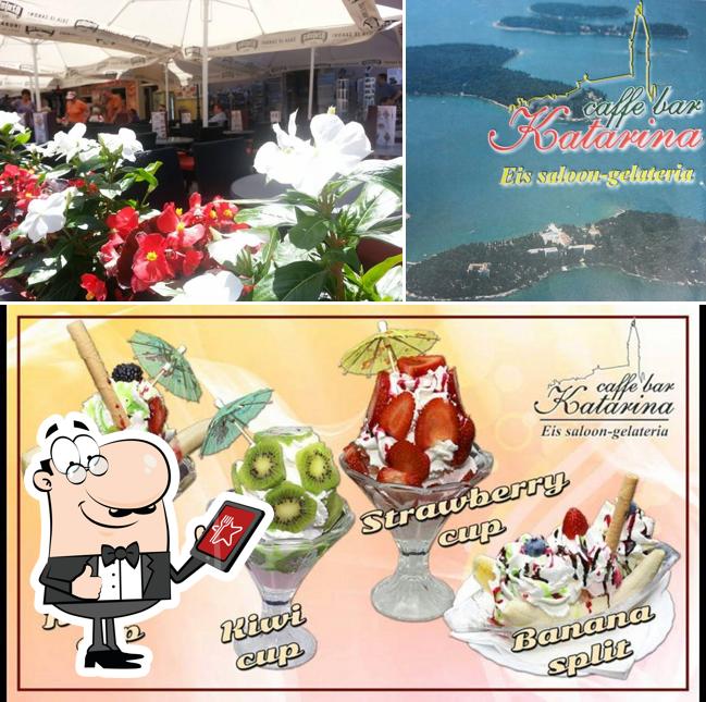 Tra le diverse cose da Caffe Bar "KATARINA" si possono trovare la esterno e cibo