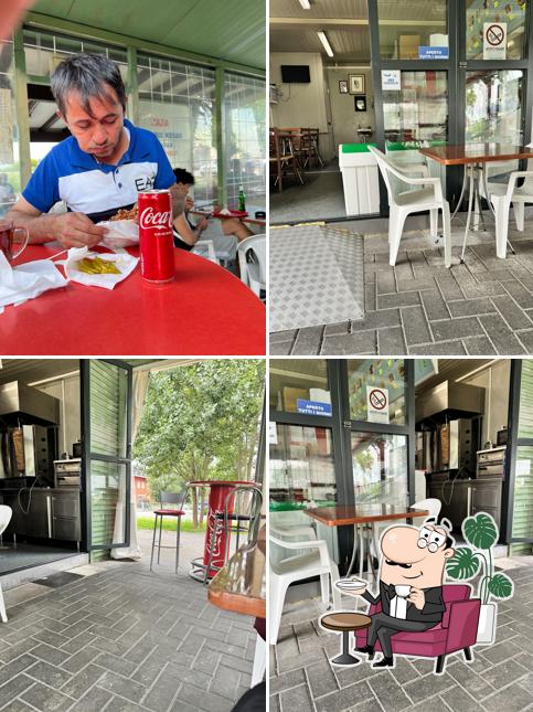 Dai un'occhiata agli interni di İstanbul kebab