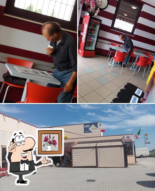Questa è la immagine che mostra la interni e esterno di Cockafe