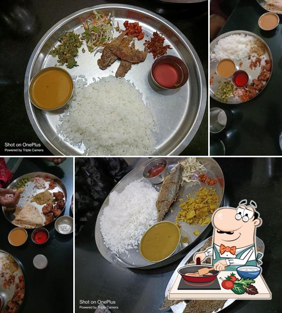 Chicken curry at Mahananda Hotel Veg And Non-veg Restraunt Since 1985