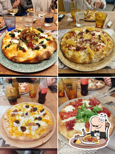Prenditi una pizza a Pizzeria La Maiolica