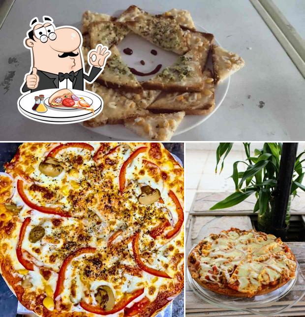 Order pizza at Sam’s Food Lab
