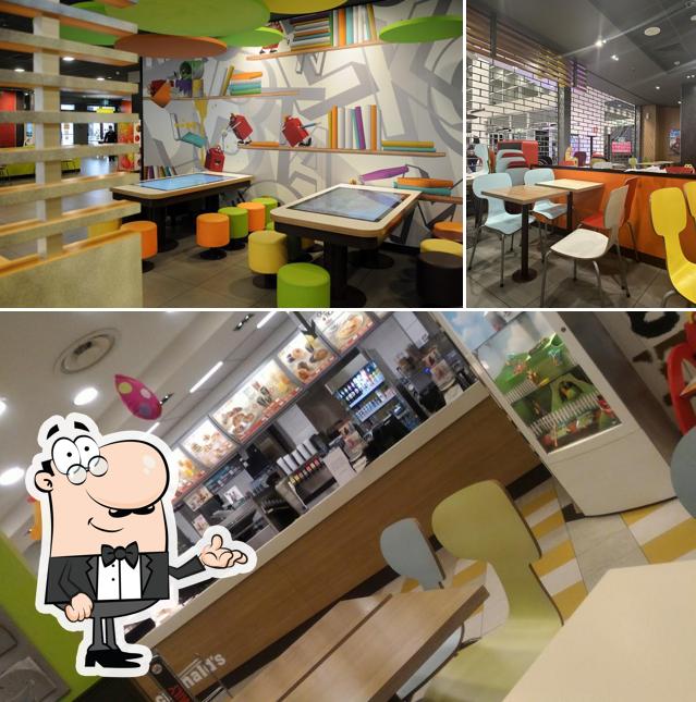 Dai un'occhiata agli interni di McDonald's Darfo Boario Terme