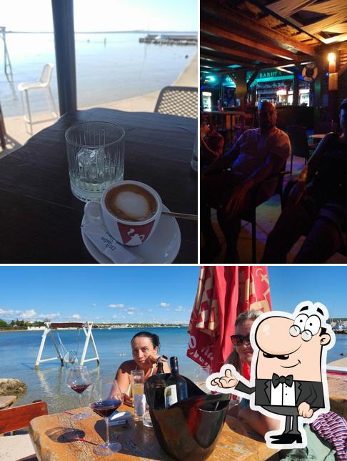 Dai un'occhiata agli interni di Beach Bar Barufa