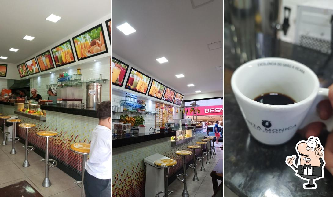 O interior do Fruti Mania Lanches